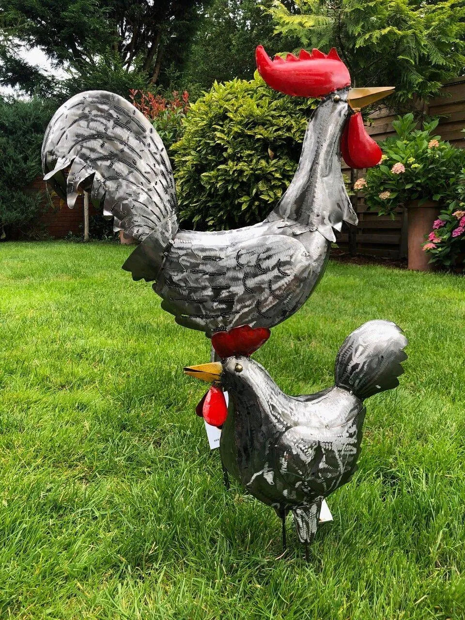 Gartenfigur groß Hahn & Huhn silber handgemachte Gartendekoration aus Metall - Bali Paradies