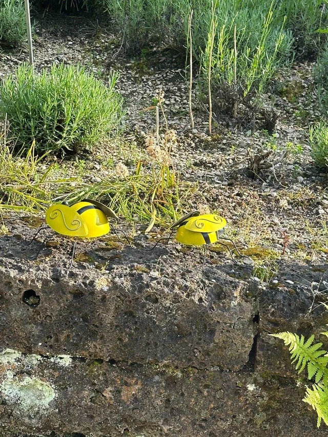 Gartenfigur Bienen Paar handgemachte Wanddekoration und Baumschmuck aus Metall - Bali Paradies