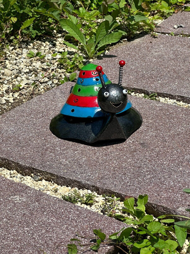 Gartenfigur aus Metall bunte Schnecke handgemachte Gartendekoration