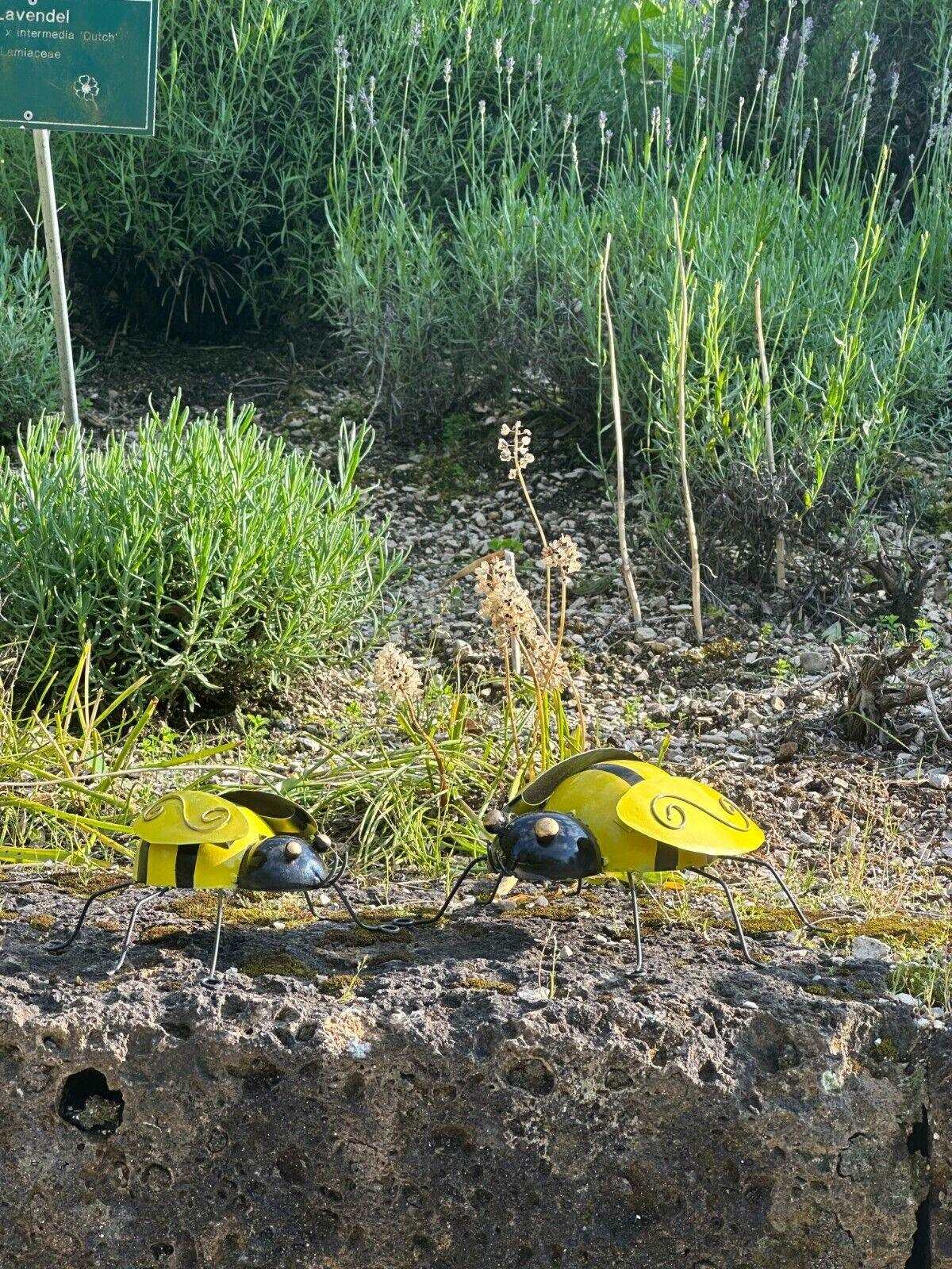 Gartenfigur Bienen Paar handgemachte Wanddekoration und Baumschmuck aus Metall - Bali Paradies