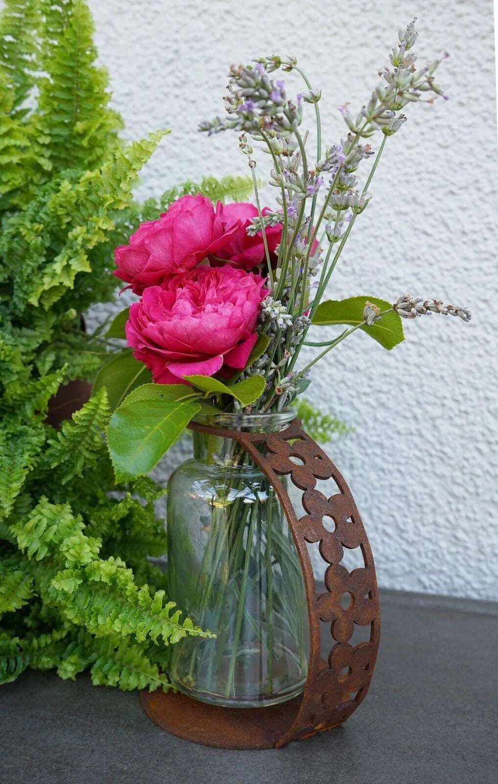 Edelrost Dekoration Blumenvase, Handgemacht mit Blumenmotiv, inkl. Glas - Bali Paradies