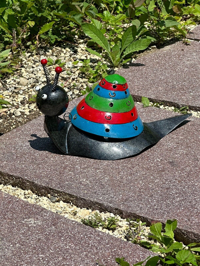 Gartenfigur aus Metall bunte Schnecke handgemachte Gartendekoration