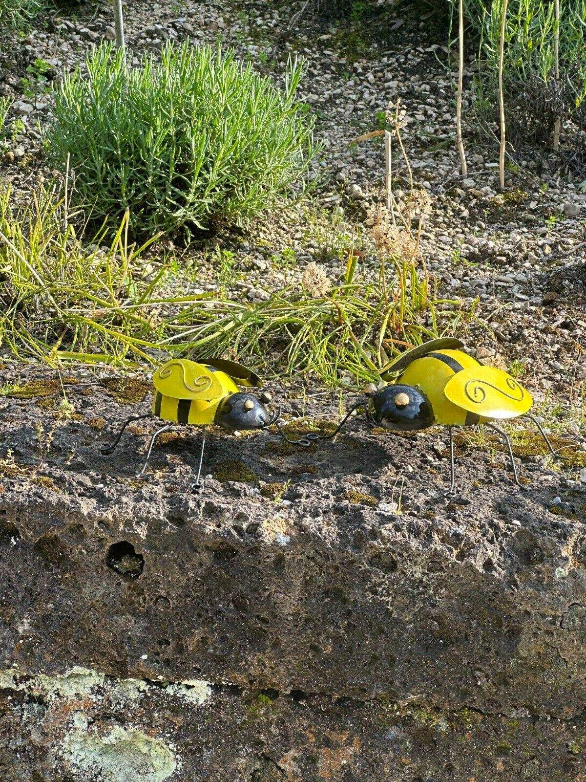 Gartenfigur Bienen Paar handgemachte Wanddekoration und Baumschmuck aus Metall - Bali Paradies