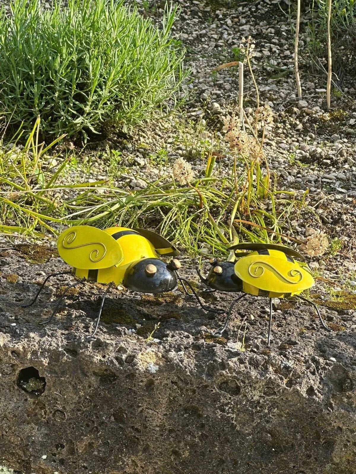 Gartenfigur Bienen Paar handgemachte Wanddekoration und Baumschmuck aus Metall - Bali Paradies