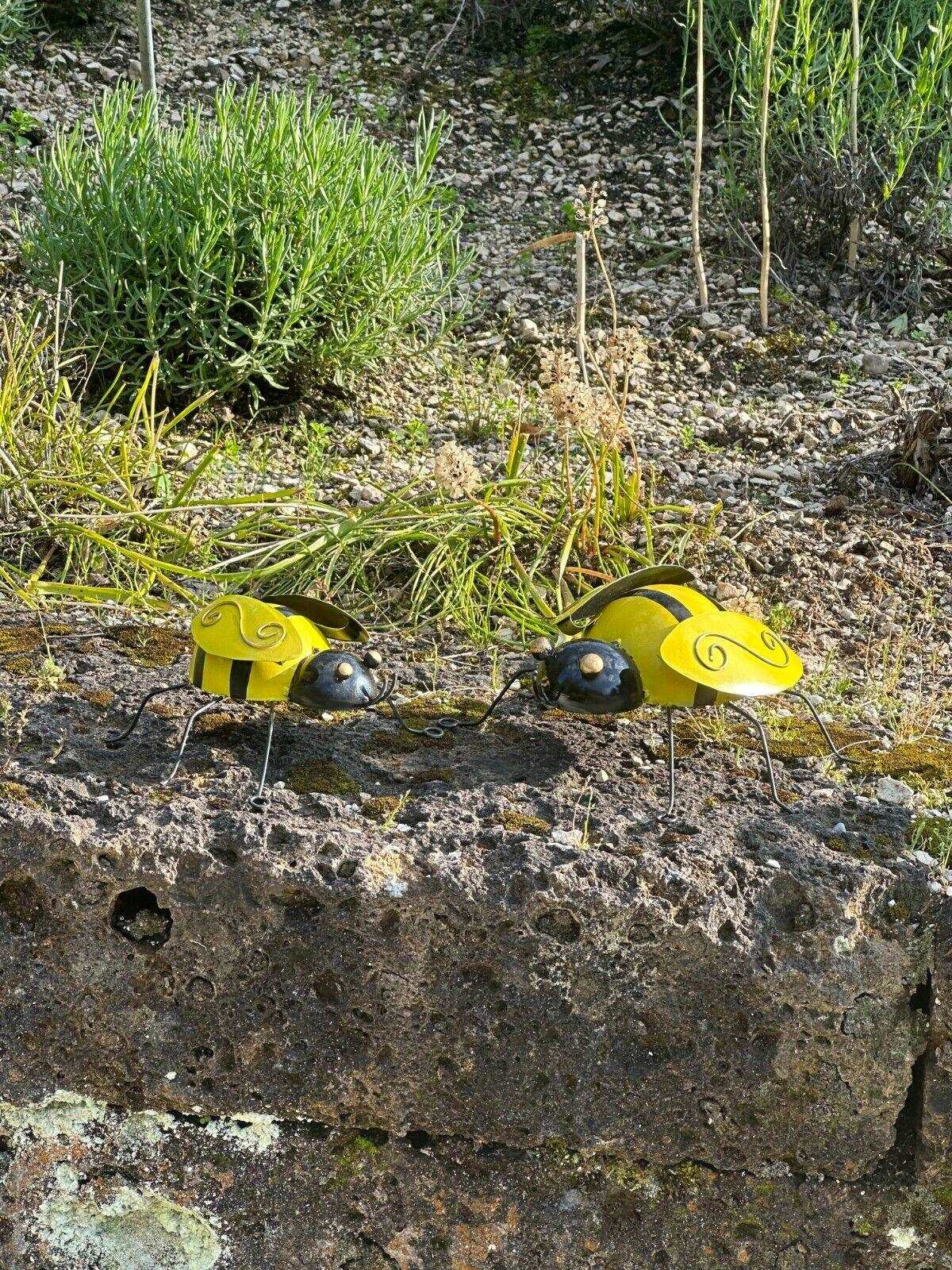 Gartenfigur Bienen Paar handgemachte Wanddekoration und Baumschmuck aus Metall - Bali Paradies